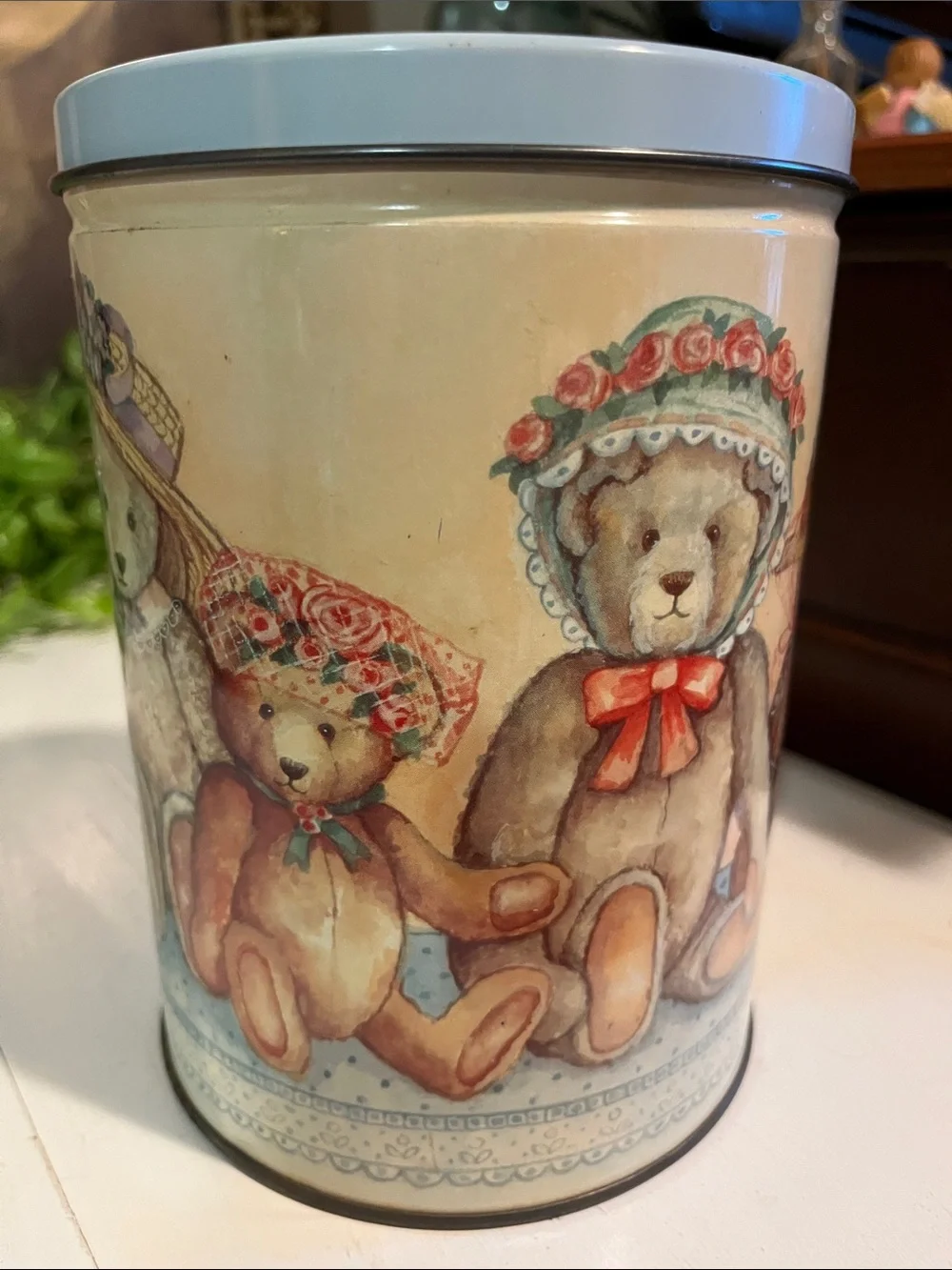 Vintage Tin Bears Fancy Lady’s / Babies Hats & Flowers - 1980’s  - Pastels
